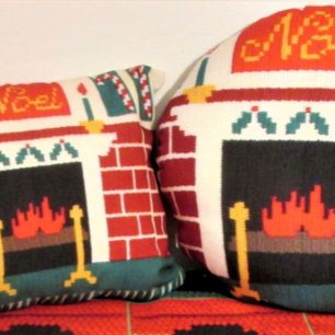 Weihnachten Holly Brick Fireplace Designer Crochet Rundes Kissen