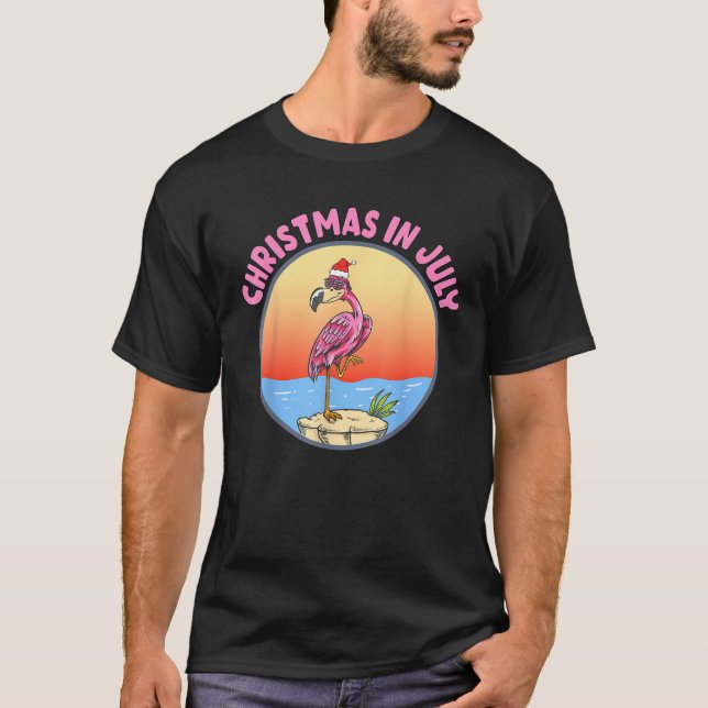 Weihnachten im Juli Flamingo in Weihnachtsmannmütz T-Shirt (Vorderseite)