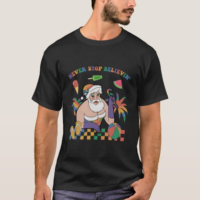 Weihnachten im Juli Lgbtq+ Weihnachten nie aufhöre T-Shirt (Vorderseite)