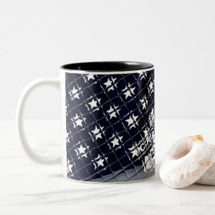Weihnachten in den USA: Eine Feier der Freiheit Zweifarbige Tasse