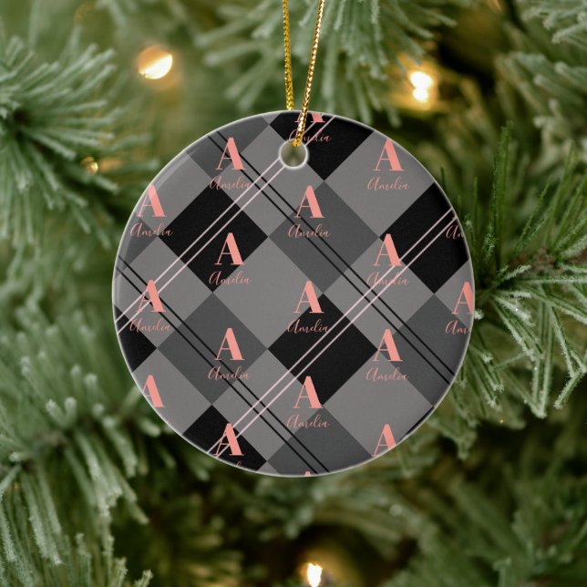 Weihnachten Kariert Personalisiert Grau Pink Keramik Ornament (Baum)