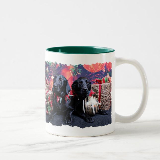 Weihnachten - Labrador - Banjo und ausgewachsener Zweifarbige Tasse (Rechts)