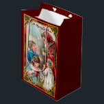 Weihnachten mit Kindern Mittlere Geschenktüte<br><div class="desc">Schöne Kinder erhalten Geschenke vom Vater Weihnachten in diesem charmanten antiken Weihnachtskarte Bild. Die Hintergrundfarbe kann bearbeitet werden.</div>