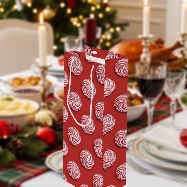 Weihnachten Peppermint Candy Festivals Weinbeutel Geschenktüte Für Weinflaschen (Bright red peppermint candy swirls pattern on this Christmas wine gift bag. Fun and festive!)