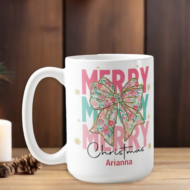 Weihnachten Rosa Aquamariner Bogen Name Kaffeetasse (Pastel pink and teal "Merry Christmas" mug with a big floral bow. Customized with a name)