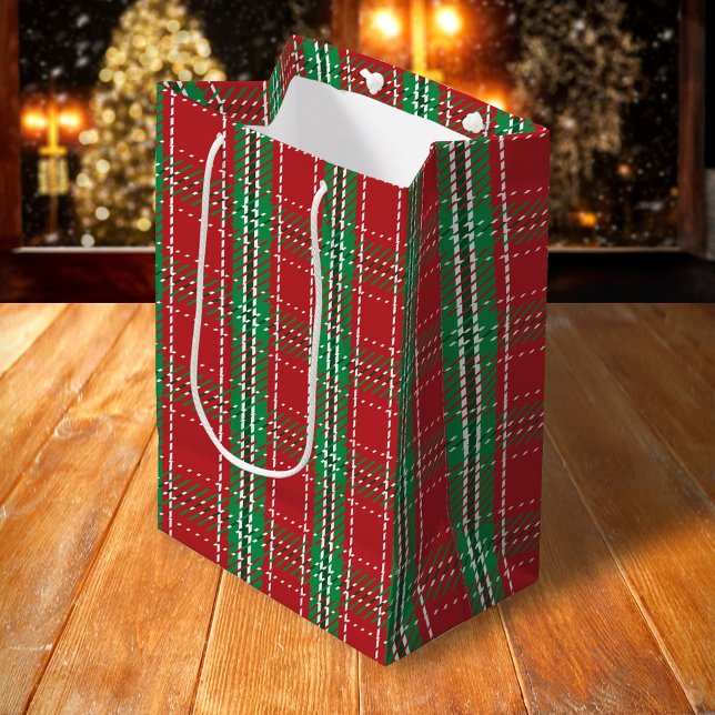 Weihnachten Rustikaler Bauernhof Einfach Kariert Mittlere Geschenktüte (Red and green plaid pattern classic gift bag)