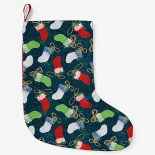 Weihnachtliche Strümpfe, Aquarellmuster nahtlos. Kleiner Weihnachtsstrumpf