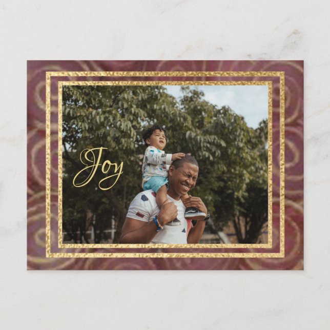 Weihnachts-Crimson und Gold Einladungspostkarte (Vorderseite)