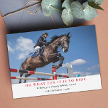 Weihnachts-Fotokarte für Reiter Feiertagskarte<br><div class="desc">Zeigen Sie Ihre Liebe von Pferden und reiten Sie in dieser Weihnachtszeit mit einer Weihnachtsfotokarte für Reiter mit der Aufschrift "Oh, was es Spaß macht zu reiten". Die Rückseite hat Platz für drei weitere quadratische Fotos und eine Beschriftung und Signatur. Ideal für Pferde jeden Alters und jeden Niveaus, ist diese...</div>