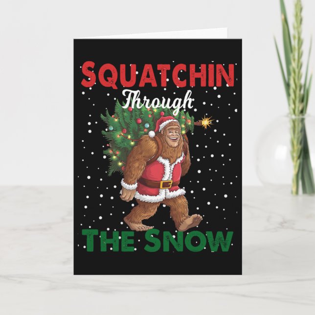 Weihnachts-Funny Squatchin durch den Schnee Karte (Vorderseite)
