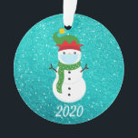 Weihnachts-Gesicht Maske Snowman 2020 Quarantine Ornament<br><div class="desc">Dieses Design kann in dem Bereich personalisiert werden, der durch das Ändern des Fotos und/oder Textes zur Verfügung gestellt wird. Oder Sie können es anpassen, indem Sie den Mausklick auswählen, um weitere Optionen anzupassen, um die Farbe des Hintergrunds zu löschen oder zu ändern, Text hinzuzufügen, die Textfarbe oder den Stil...</div>