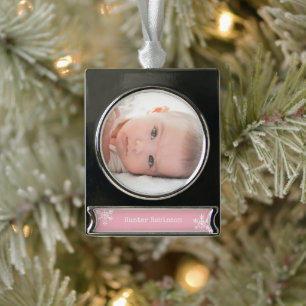Weihnachts-Monogramm-Rosa-Baby stört Schneeflocke Banner-Ornament Silber