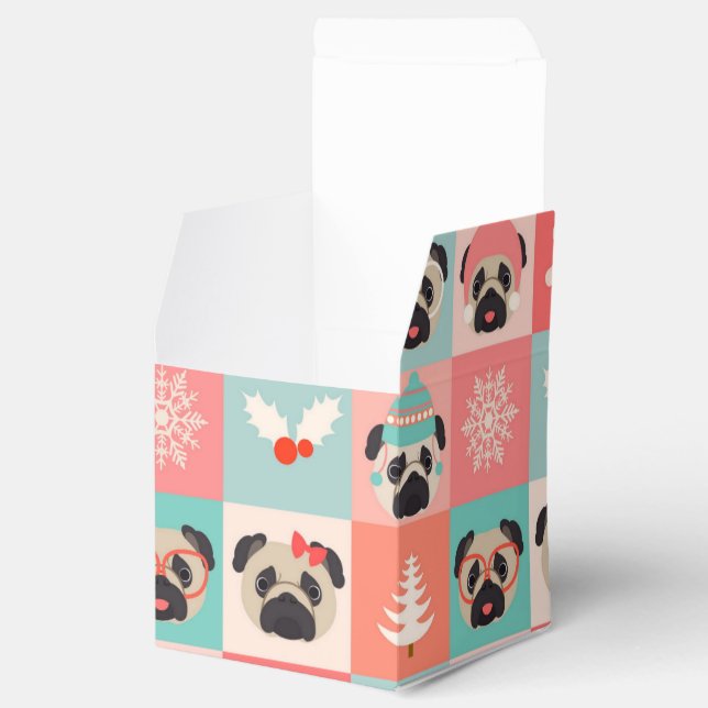 Weihnachts-Mops auf Karos Geschenkschachtel (Geöffnet)