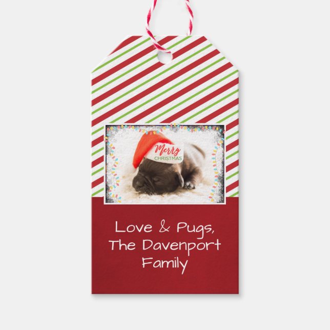 Weihnachts-Mops in Weihnachtsmannmütze mit Weihnac Geschenkanhänger (Vorderseite)