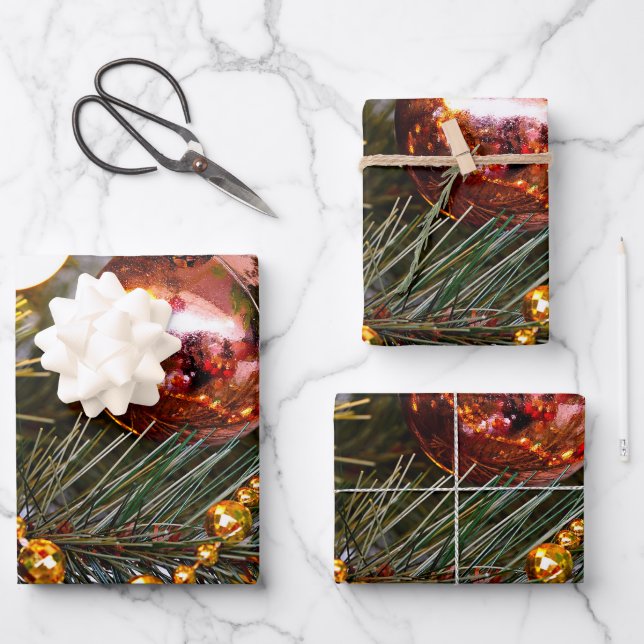 Weihnachts-Pine Bauble und Garland Geschenkpapier Set (Vorderseite)