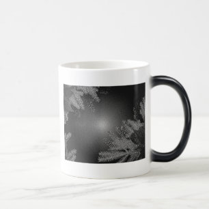 Weihnachts-Poinsettia Schwarz und Grau III Verwandlungstasse