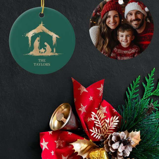 Weihnachts-Religiöse Krippe Familienszenario Foto Keramik Ornament (CIRCLE CHRISTMAS ORNAMENT WITH GOLD NATIVITY SCENE ON THE GREEN BACKGROUND A FAMILY PHOTO)