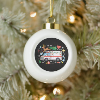 Weihnachts-Rettungswagen EMT-Rentier Stethoskop Xm Keramik Kugel-Ornament