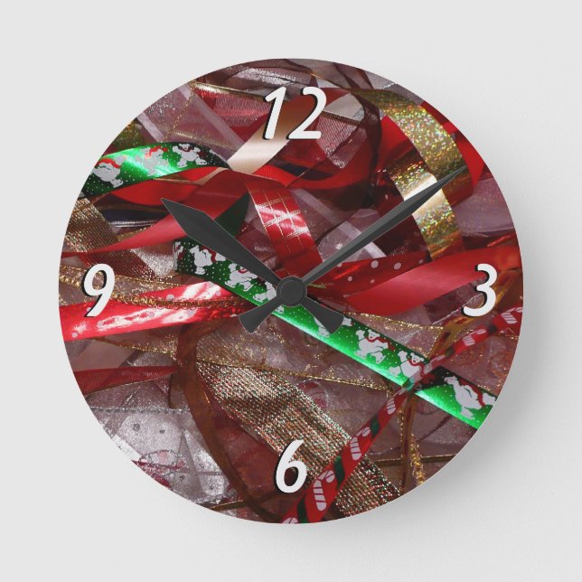 Weihnachts-Ribbons Red Green und Gold Holiday Runde Wanduhr (Vorderseite)