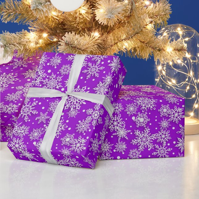 Weihnachts-Schneeflockenmuster lila Geschenkpapier (Feiertage)