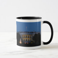 Weihnachts-Weiße Haus am Abend in Washington DC