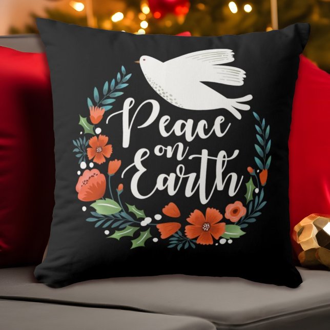 Weihnachts-Weltfrieden Kissen (An elegant Christma s pillow featuring the words, peace on earth, and a dove)
