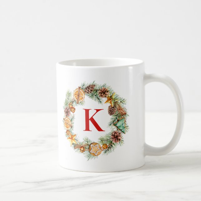 Weihnachts-Wreath-Pinecone und Evergreens-Monogram Kaffeetasse (Rechts)