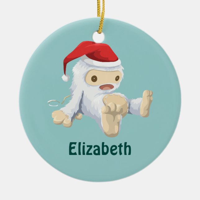 Weihnachts-Yeti-Puppe Eine Weihnachtsmannmütze tra Keramik Ornament (Vorne)