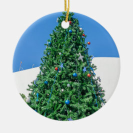 Weihnachtsbaum auf nahen Weihnachtsbaumschmuck Keramik Ornament