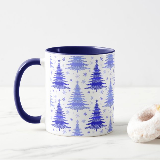 Weihnachtsbaum Blue Periwinkle Muster Design Tasse (Mit Donut)