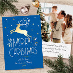 Weihnachtsbaum Custom Foto Blue Gold Editable Folien Feiertagskarte<br><div class="desc">Elegante Weihnachtskarten aus Gold im Art-Déco-Stil und Ihr eigenes personalisiertes Foto auf der Rückseite. Dieses bearbeitbare Template verfügt über einen Rentier mit festlichen Blätter, Beeren und Sternen. Eine stilvolle Farbpalette aus blauen, weißen und echten Folienelementen in Gold, Silber oder Rose. Der Text kann mit Namen, Datum und persönlichem Gruß personalisiert...</div>