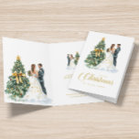 Weihnachtsbaum Hochzeit unser erstes Weihnachtsfes Karte<br><div class="desc">Diese festliche Begrüßungskarte zeigt Wasserfarben eines von einem Weihnachtsbaum stehenden Ehepaares und Goldtypografie mit personalisierbarem Text.</div>