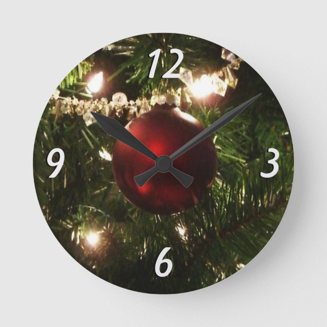 Weihnachtsbaum I Urlaub Hübsch grün und rot Runde Wanduhr (Vorderseite)