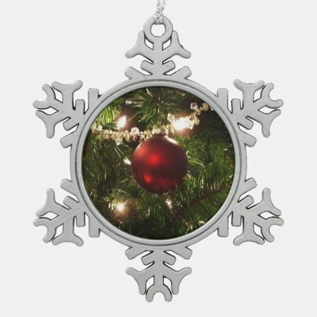 Weihnachtsbaum I Urlaub Hübsch grün und rot Schneeflocken Zinn-Ornament (Vorderseite)