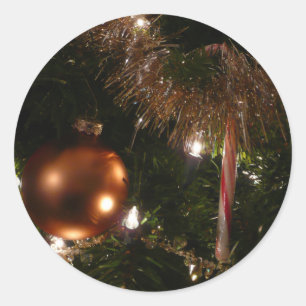 Weihnachtsbaum II Holiday Rot und Gold Runder Aufkleber
