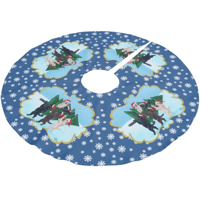 Weihnachtsbaum Labradors auf dem Schneegebiet Polyester Weihnachtsbaumdecke (Schrägansicht)