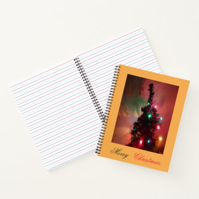 Weihnachtsbaum mit farbenfrohen Leuchten Notebook Notizbuch (Innenseite)