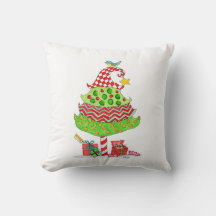 Weihnachtsbaum mit Geschenken und Katze