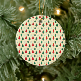 Weihnachtsbaum mit sternenüberragenden nahtlosen M Keramik Ornament