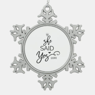 Weihnachtsbaum Sie sagte ja Verlobt Schneeflocken Zinn-Ornament