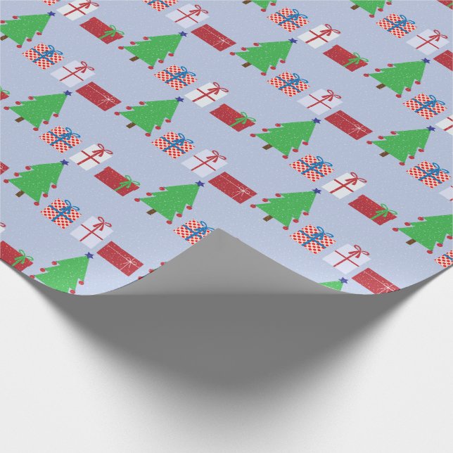 Weihnachtsbaum und Geschenke auf Light Blue Geschenkpapier (Ecke)