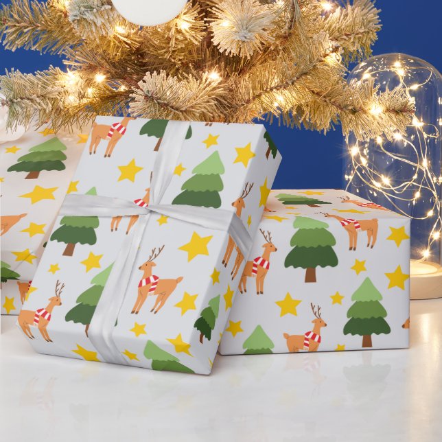 Weihnachtsbaum und Sterne der festlichen Waldreini Geschenkpapier (Feiertage)