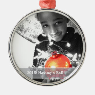 Weihnachtsbaumanhänger "Sich köstlich amüsieren" Silbernes Ornament