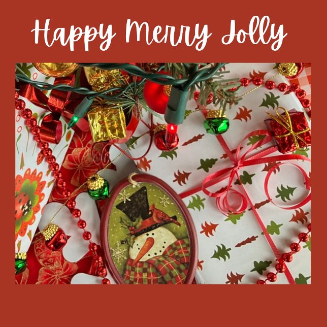 Weihnachtsbäume Rot und Grün auf Weiß Geschenkpapier (Von Creator hochgeladen)