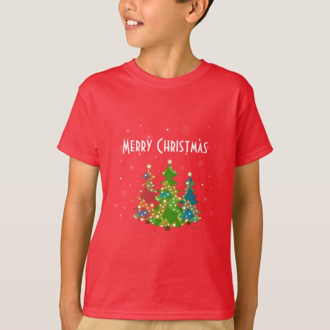 Weihnachtsbäume Schneeflocken Whimsical Fun Red T-Shirt (Vorderseite)