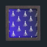 Weihnachtsbäume Silber auf Cobalt Blue Schachtel<br><div class="desc">Thank You for visiting The Holiday Christmas Shop! You are viewing The Lee Hiller Designs Holiday Collection of Home and Office Decor,  Apparel,  Ohrs,  Collectibles and more. The Designs inklusive Lee Hiller Fotogray in Hand Drawn Mixed Media and Digital Art Collection.</div>