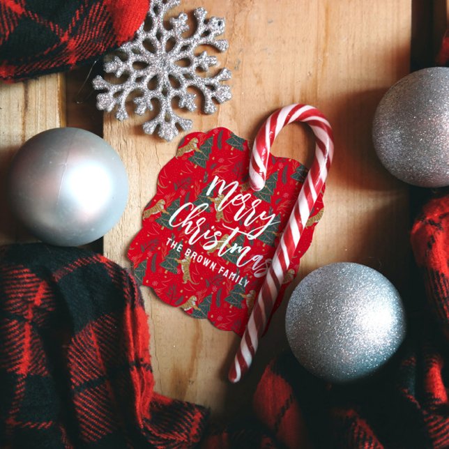 Weihnachtsbäume und Tiger Muster roten Hintergrund Geschenkanhänger (Von Creator hochgeladen)