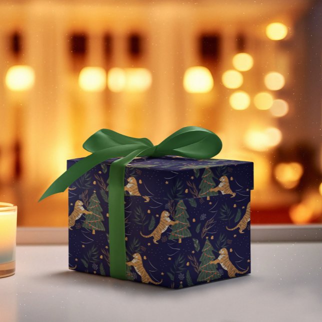 Weihnachtsbäume und Tigermuster Geschenkpapier (Von Creator hochgeladen)