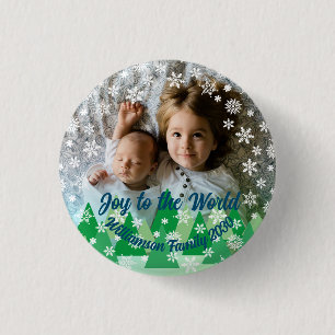 Weihnachtsbäume Weiße Schneeflocken Freude an der Button