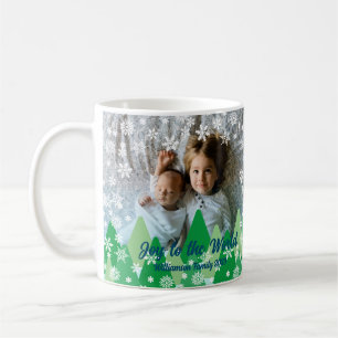 Weihnachtsbäume Weiße Schneeflocken Freude an der Kaffeetasse